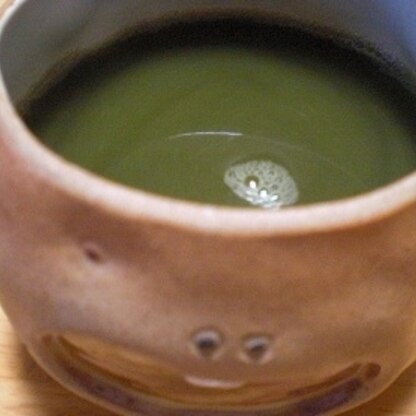 おはようございま～す。
昨日の夜に飲んだ青汁緑茶で～す。
（昨日、寝てしまってレポできず）（笑）
青汁がいっぱいあるので、
しばらく飲みま～す。
(*^_^*)